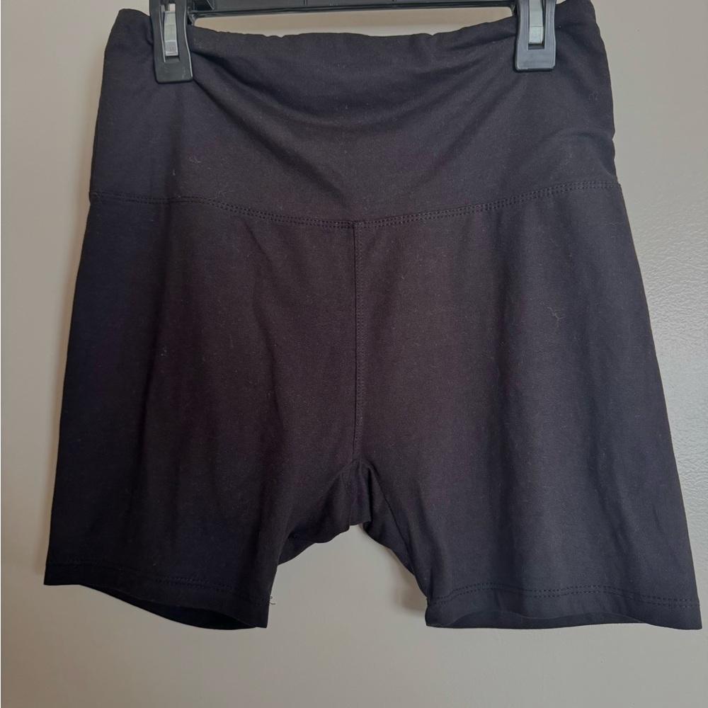 Black sporty shorts